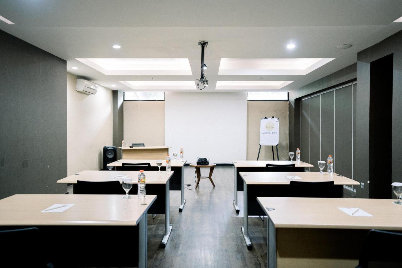 Kalya Hotel Bandung Dago Экстерьер фото