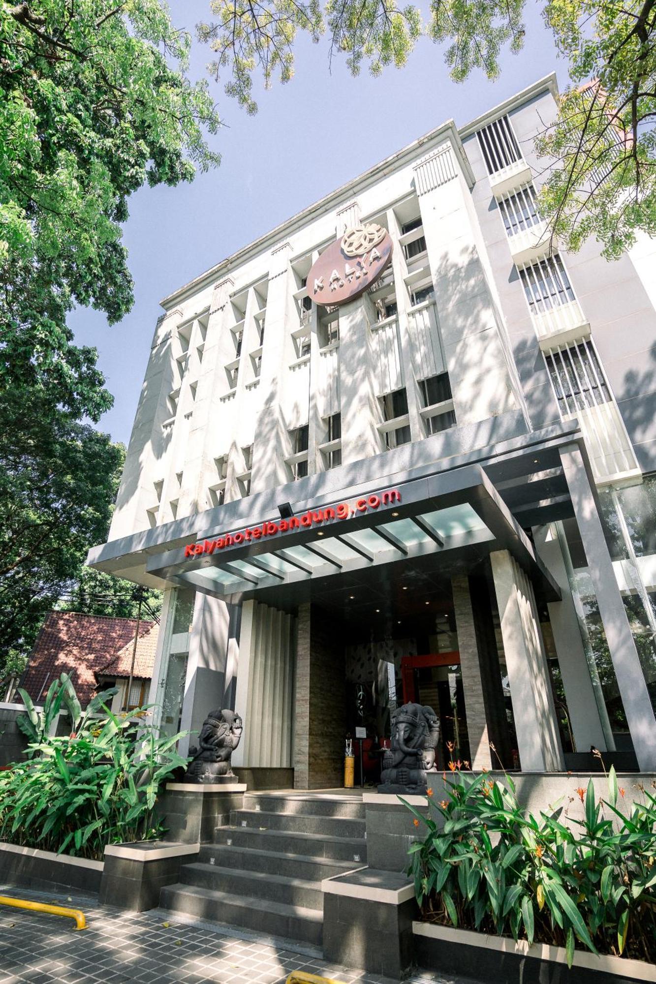 Kalya Hotel Bandung Dago Экстерьер фото