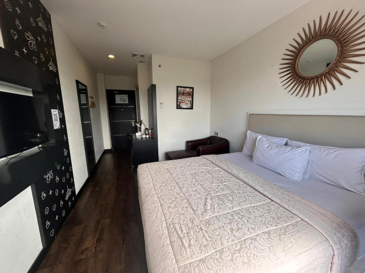 Kalya Hotel Bandung Dago Экстерьер фото