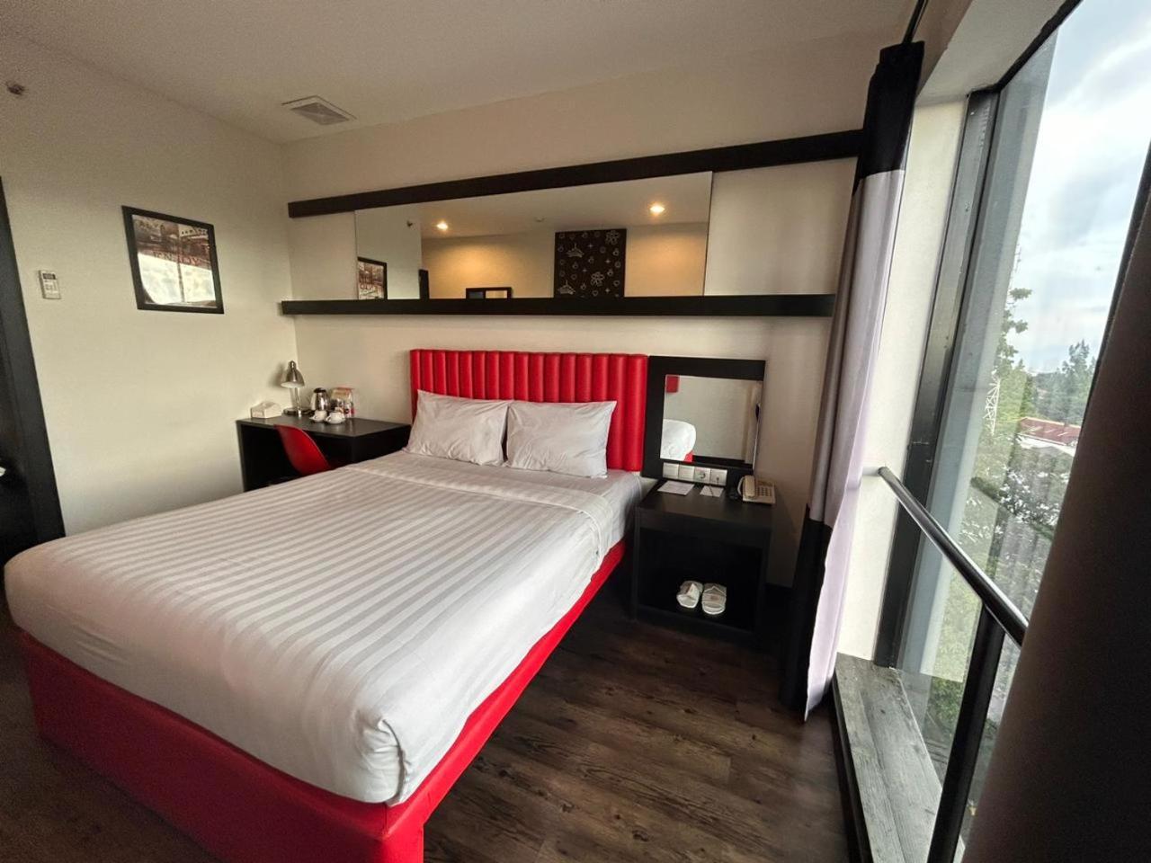 Kalya Hotel Bandung Dago Экстерьер фото